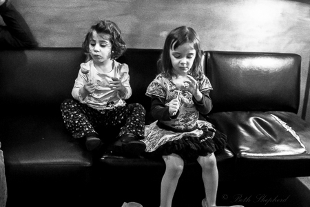 Cup pops with friends