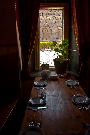 Heart grill on window in Poloz Muckuch in Gyumri