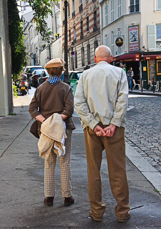 Couple with crossed hands from behind