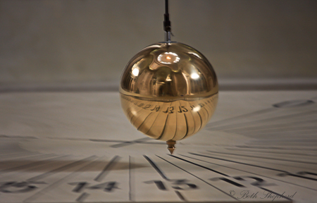 Pantheon pendulum